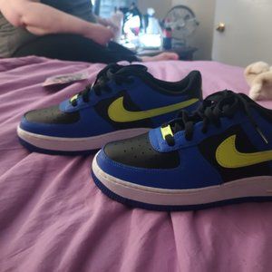 Nike Air Force One Big Kids LV8 Size 7Y